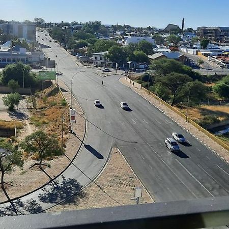Kingelph Home-Stay Windhoek Esterno foto