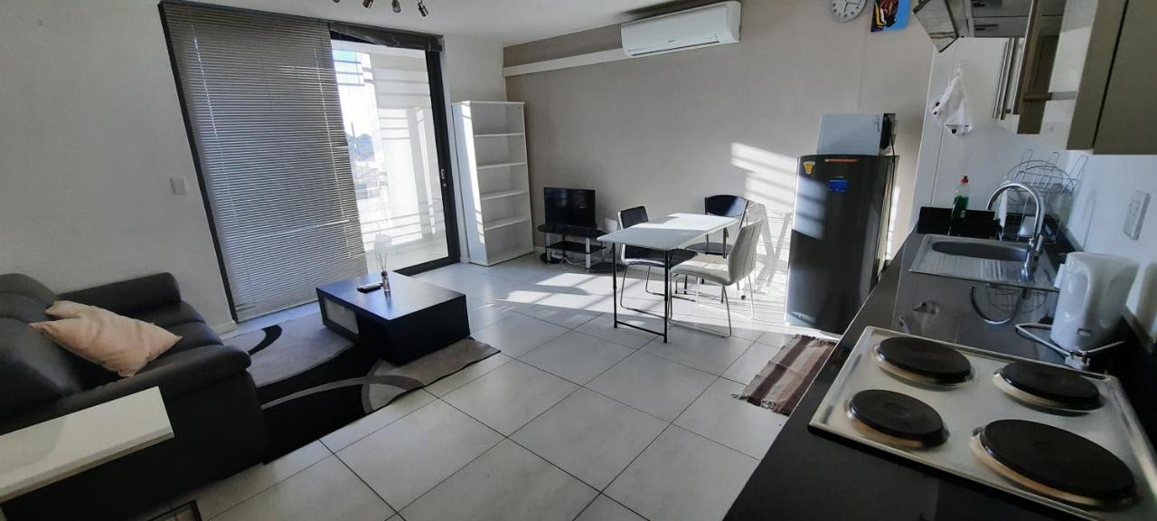 Kingelph Home-Stay Windhoek Esterno foto