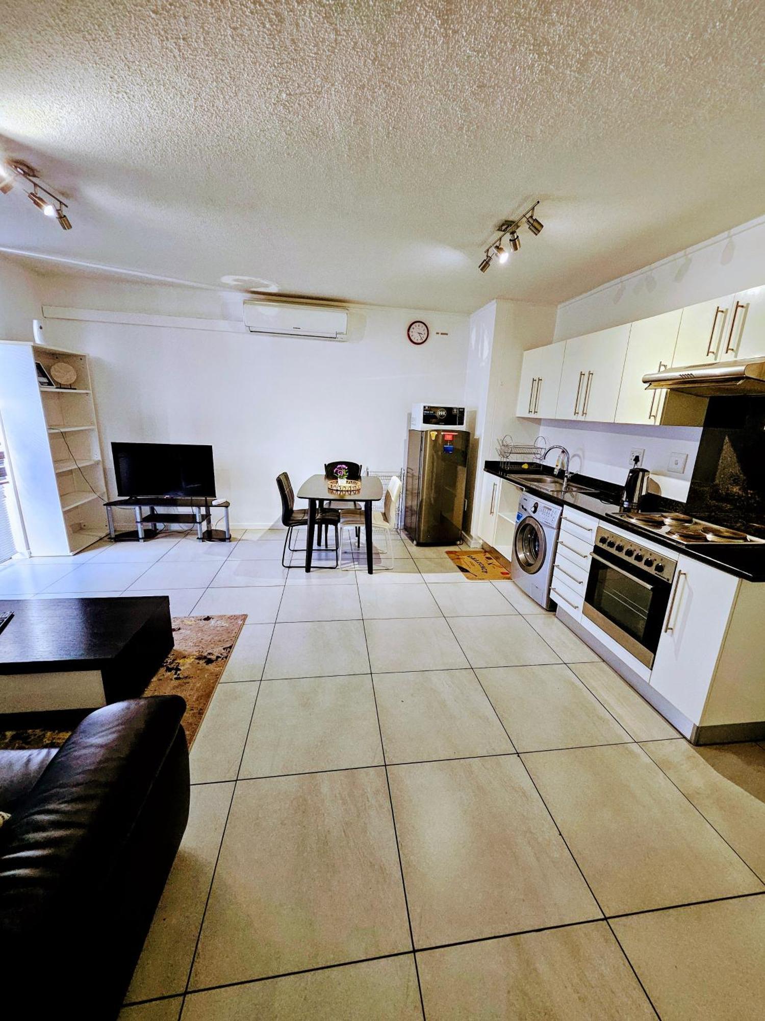 Kingelph Home-Stay Windhoek Esterno foto